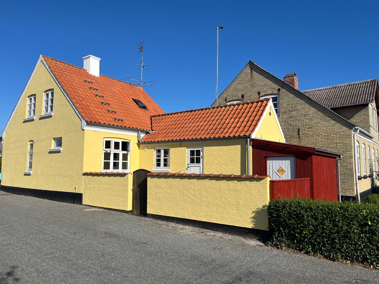 image 03